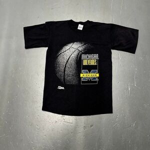 Vintage 90s single stitch Salem sportswear Michigan wolverines basketball tshirt